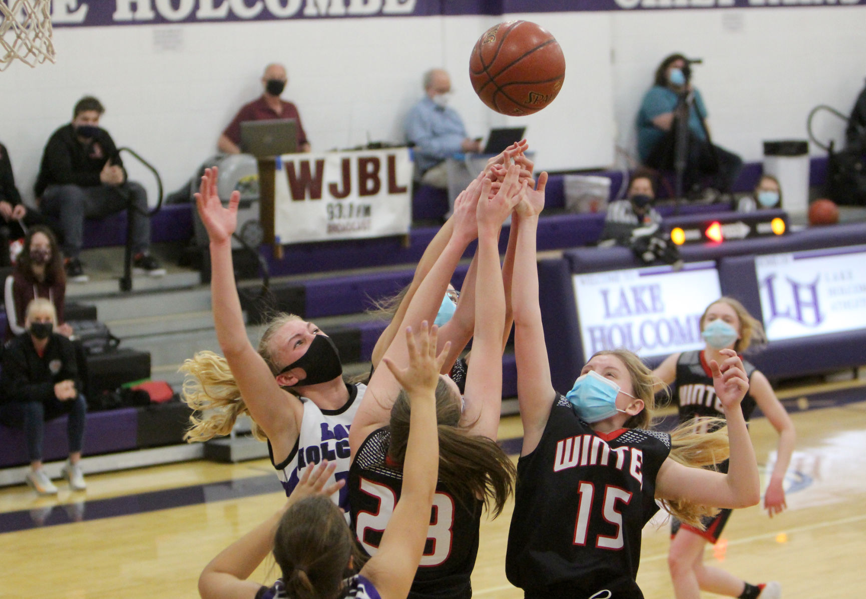 Winter at Lake Holcombe girls basketball 1-5-21